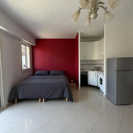 Appartement Avec Terrasse A Beaulieu-sur-mer, A 5 Min De La Beaulieu-sur-Mer
