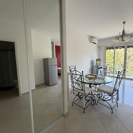 Avec Terrasse A Beaulieu-sur-mer, A 5 Min De La Appartement *
