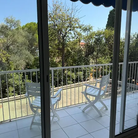 Avec Terrasse A Beaulieu-sur-mer, A 5 Min De La Appartement *